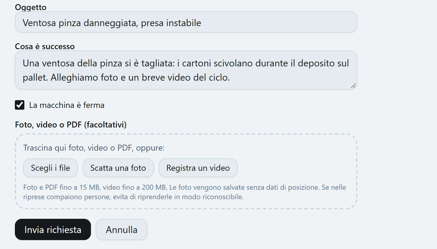 Nuova richiesta in EXON Hub con macchina ferma e pulsanti per allegare foto, video o PDF